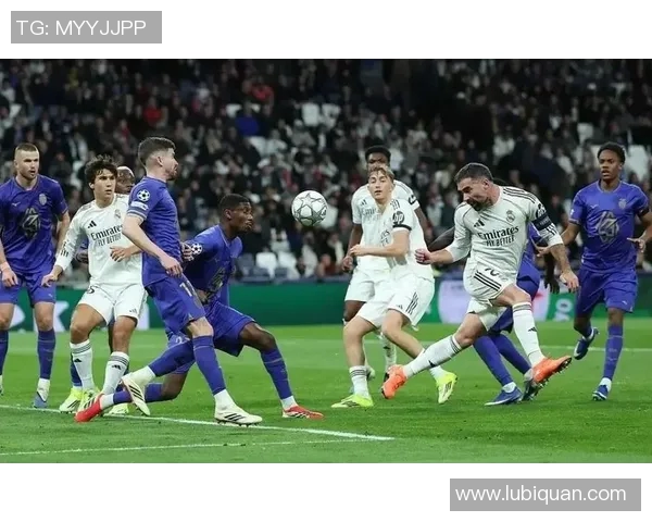 昔日恩怨重燃皇马与老队友再次对决激烈碰撞再起 昔日恩怨重燃皇马与老队友再次对决激烈碰撞再起