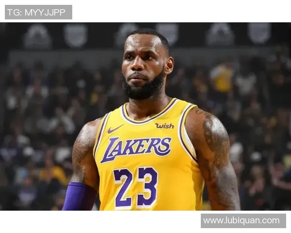 詹姆斯全场精彩表现回顾打破纪录瞬间引爆全场高潮 詹姆斯全场精彩表现回顾打破纪录瞬间引爆全场高潮